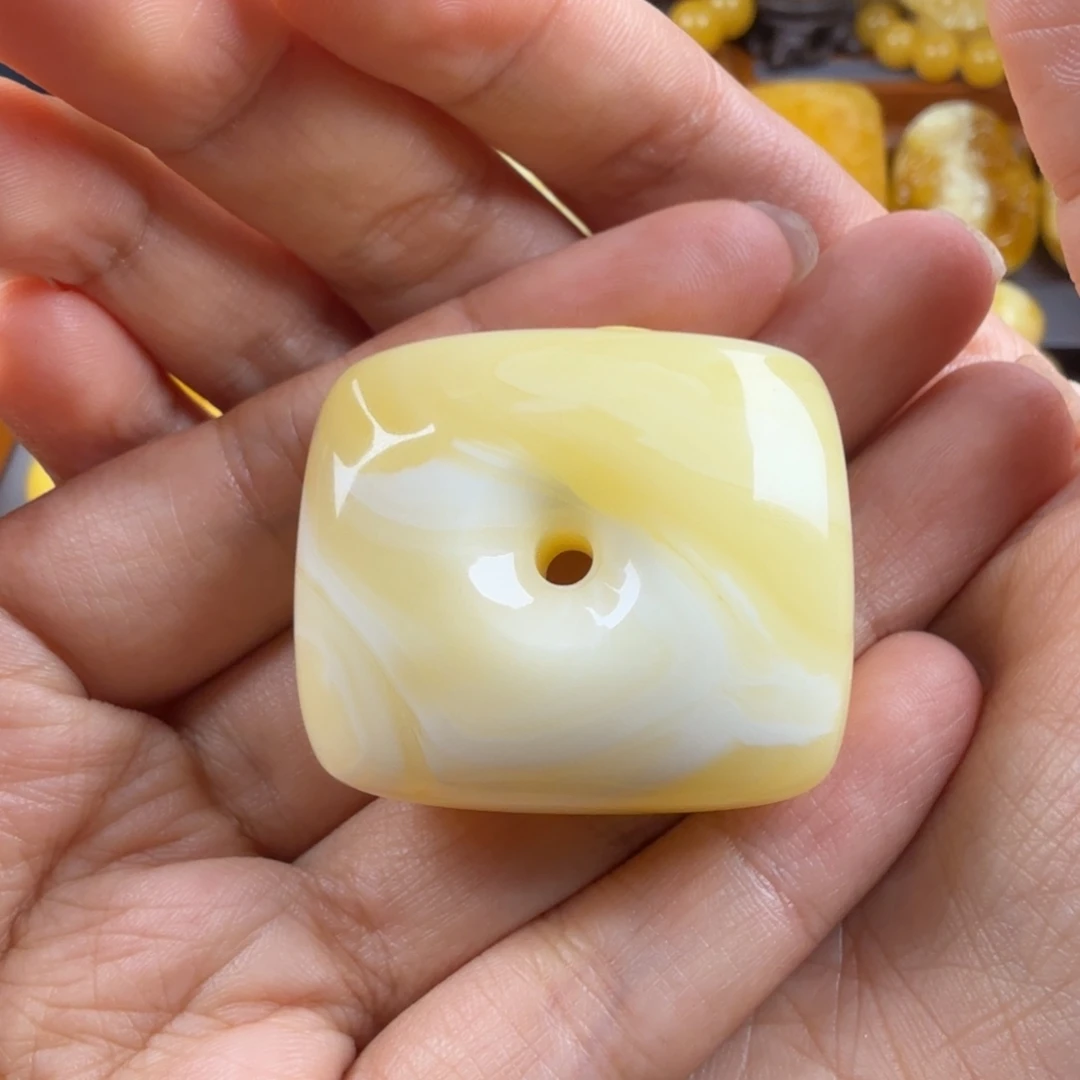 琥珀未镶嵌颈饰纯天然琥珀蜜蜡无优化
