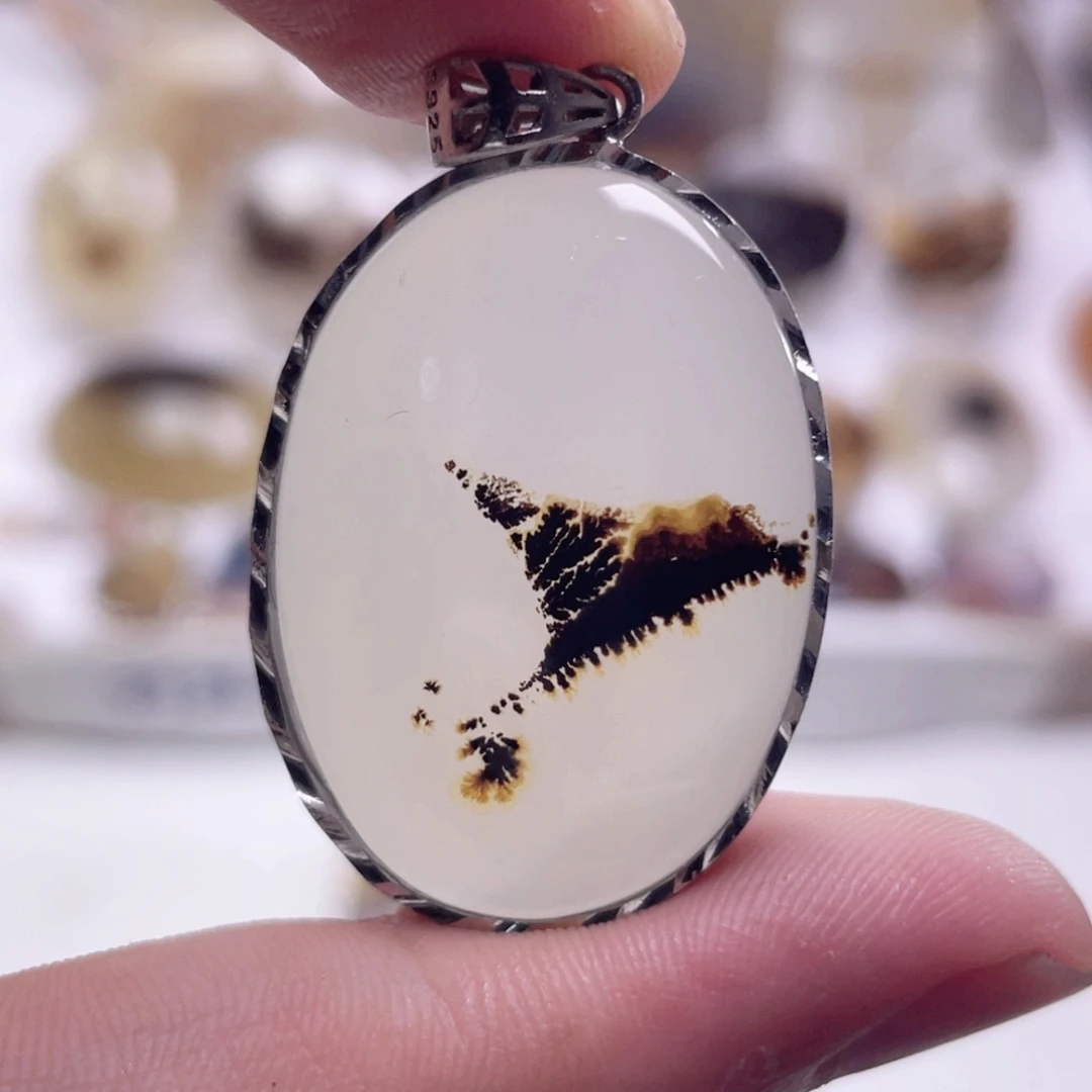 玛瑙/玉髓颈饰未镶嵌