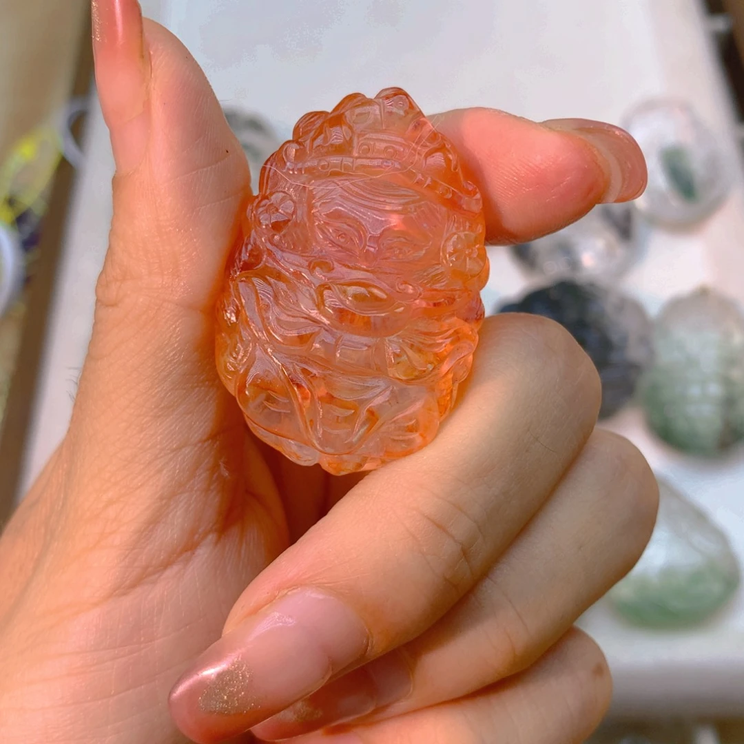 水晶吊坠(不含链)未镶嵌八**?