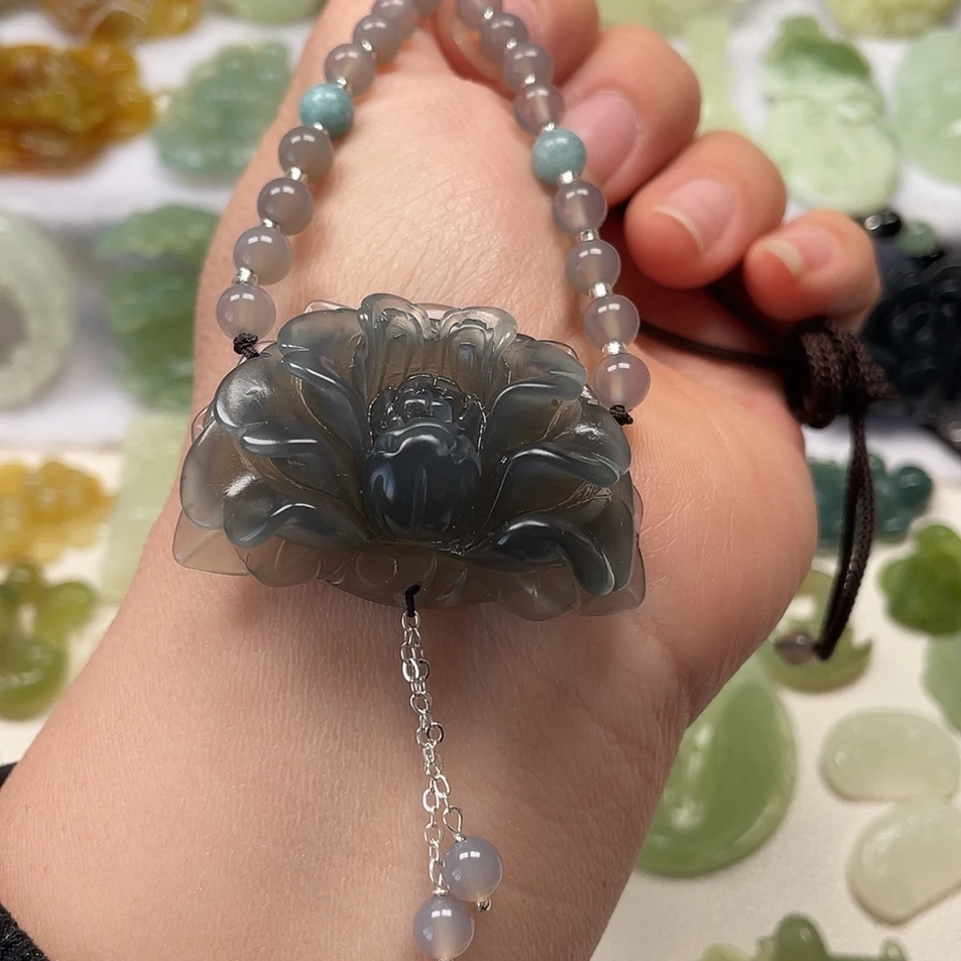 蛇纹石玉未镶嵌颈饰