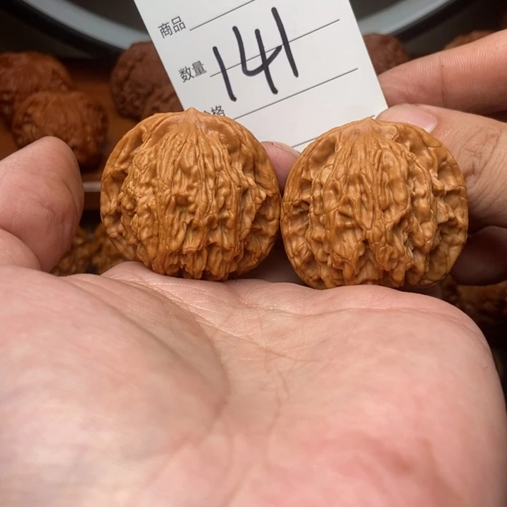 文玩核桃吊坠42虎头