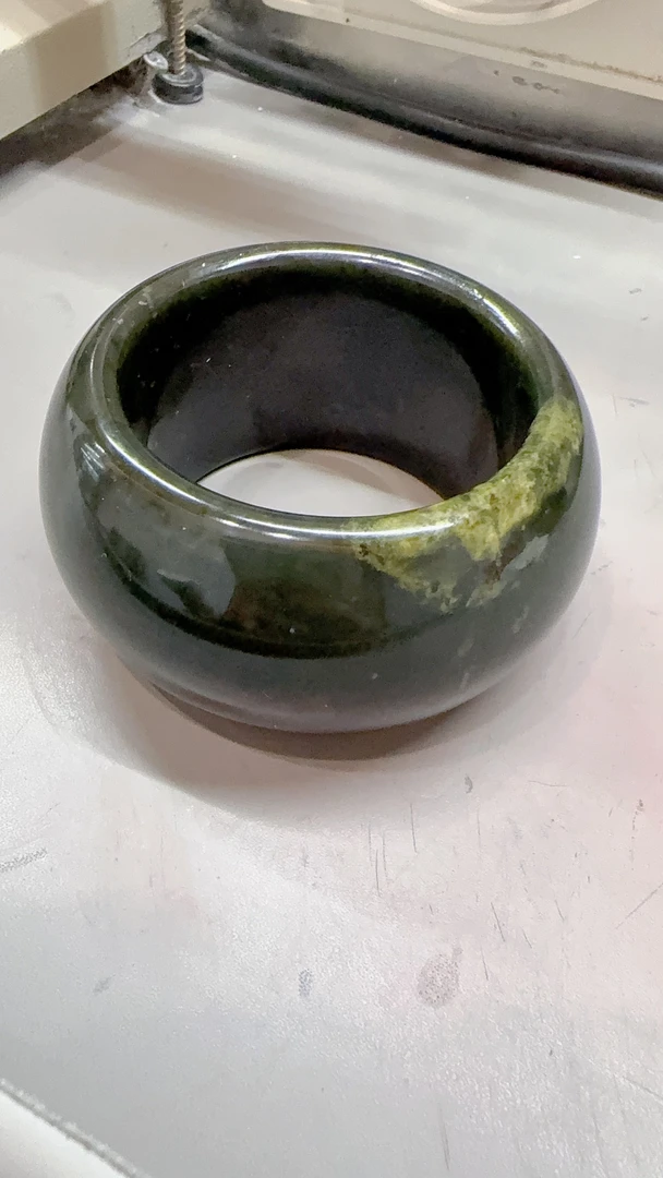 新疆和田玉黑青籽沁色飘花特色宽版时尚镯