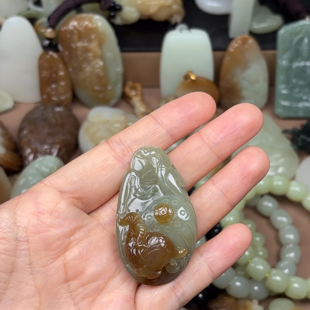 颈饰未镶嵌和田玉