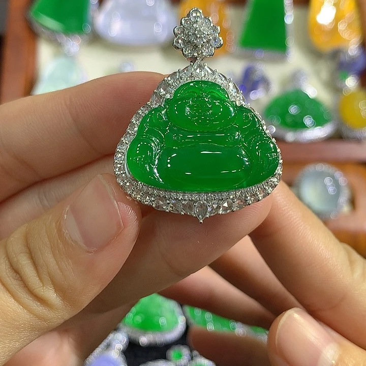 翡翠18K金镶嵌颈饰