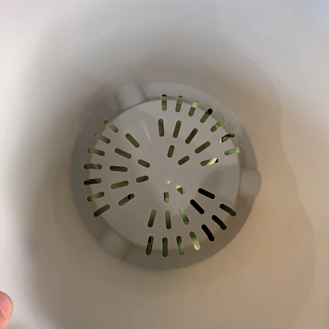 5个28口米色荷叶边带托