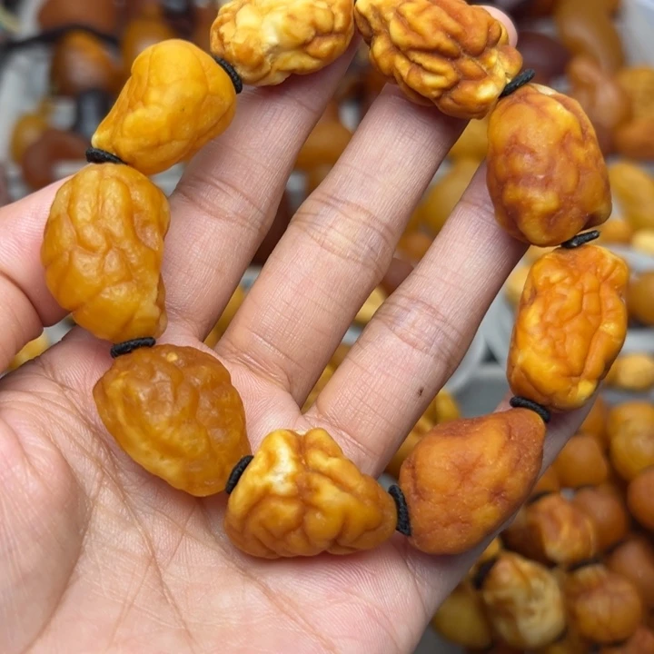琥珀未镶嵌裸石天然蜜蜡