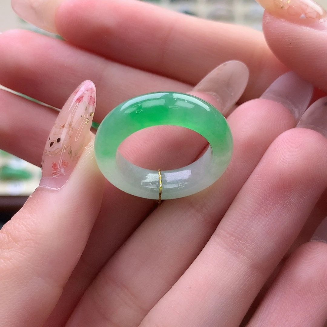 翡翠未镶嵌戒指港14