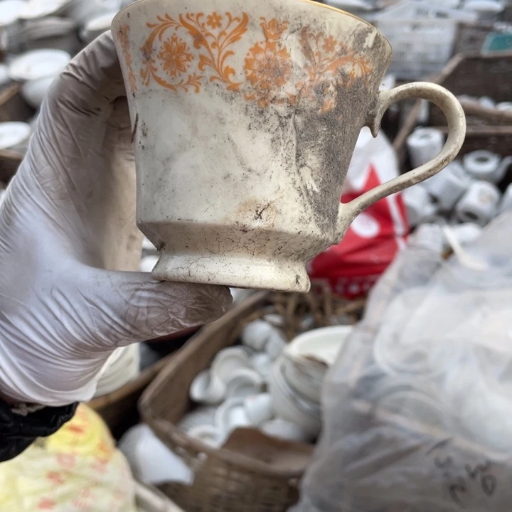 其他盘子碗砂锅都有