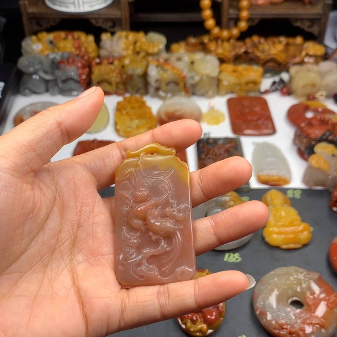 石英质玉（黄龙玉）挂件未镶嵌