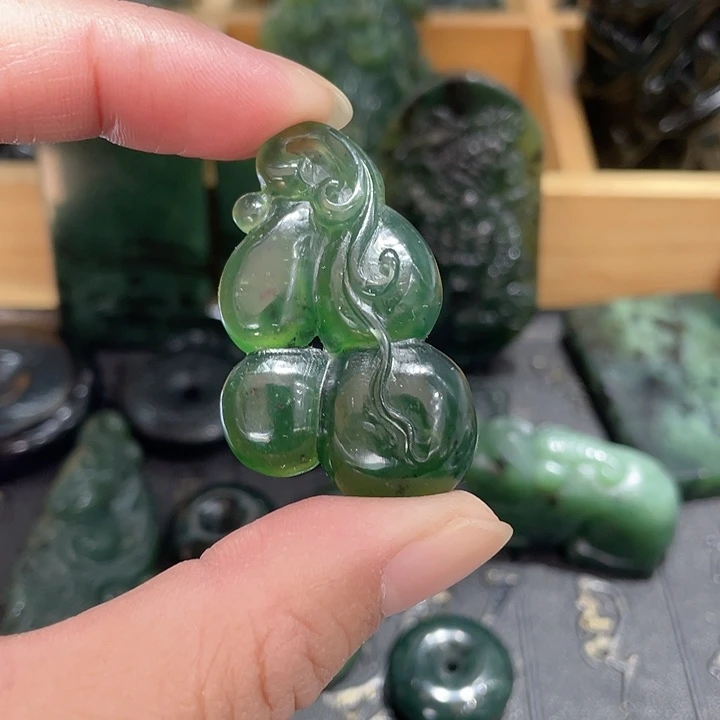 蛇纹石玉未镶嵌吊坠(不含链)