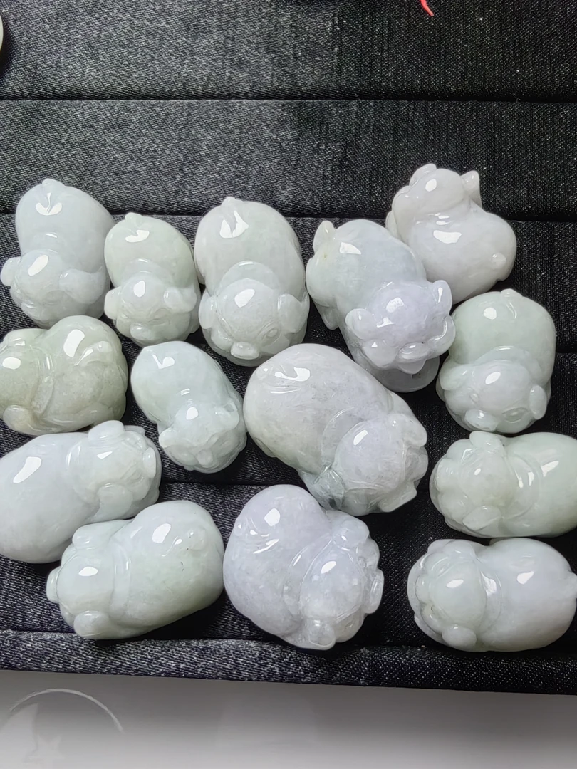 天然缅甸翡翠 A货立体猪猪挂件包包车车挂饰几乎完美