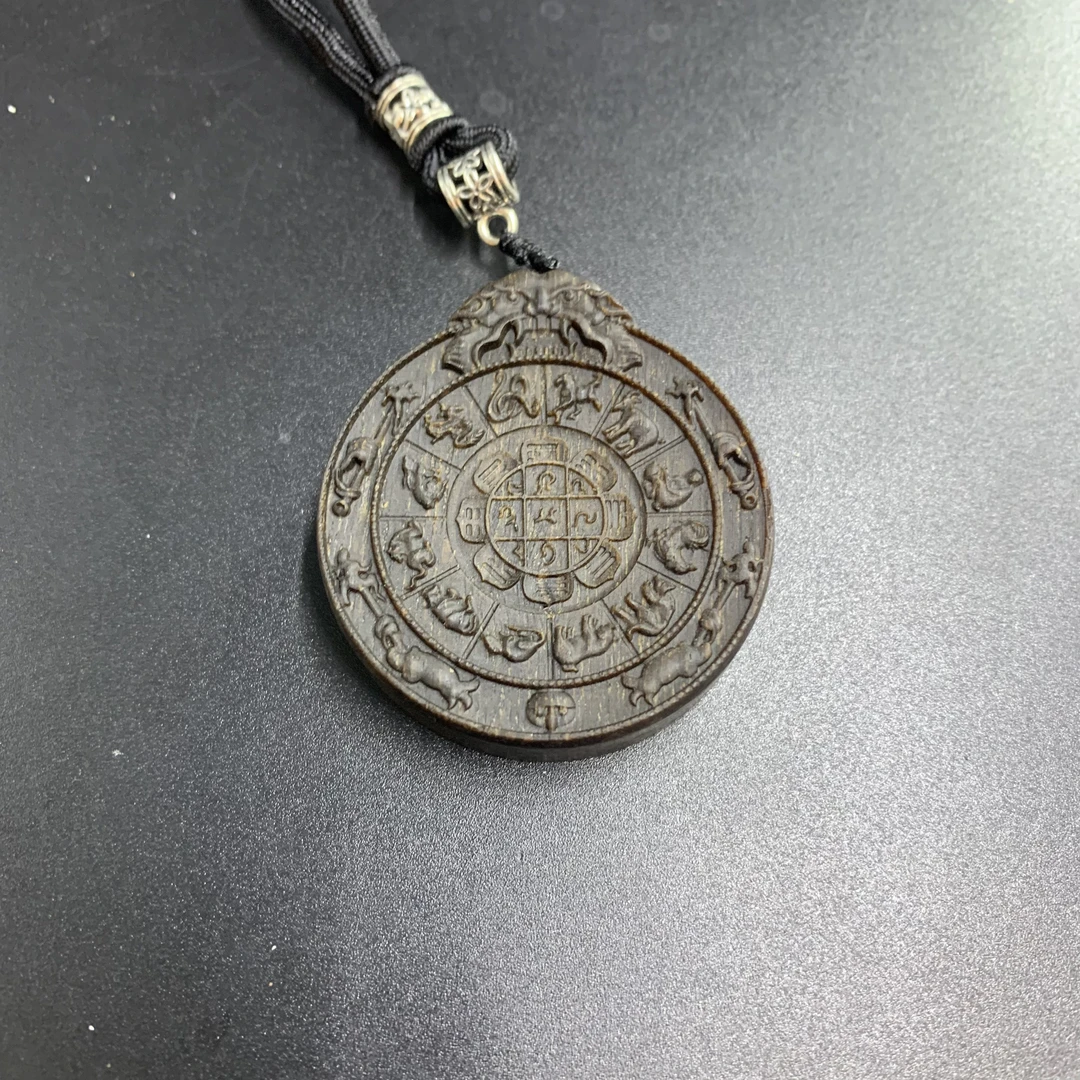 167沉香木挂件[多样性发货】