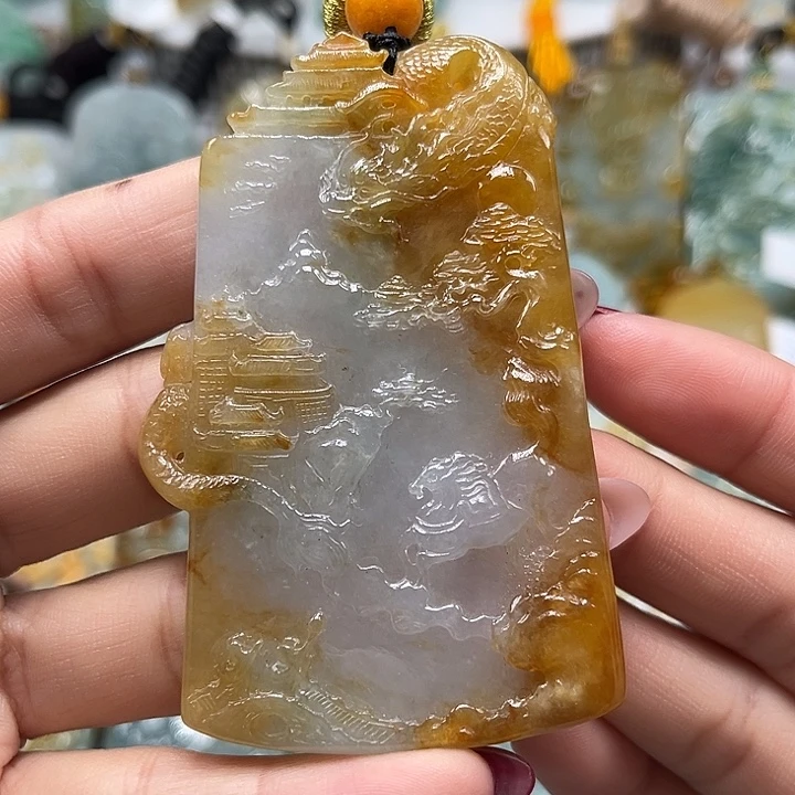 翡翠未镶嵌颈饰山水牌