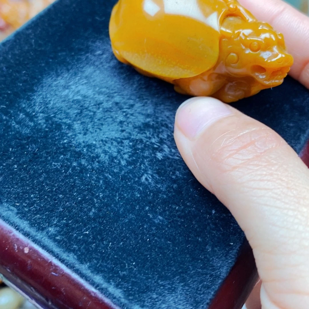 石英质玉（黄龙玉）未镶嵌吊坠(不含链)