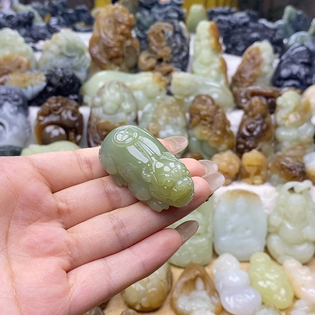 颈饰未镶嵌和田玉