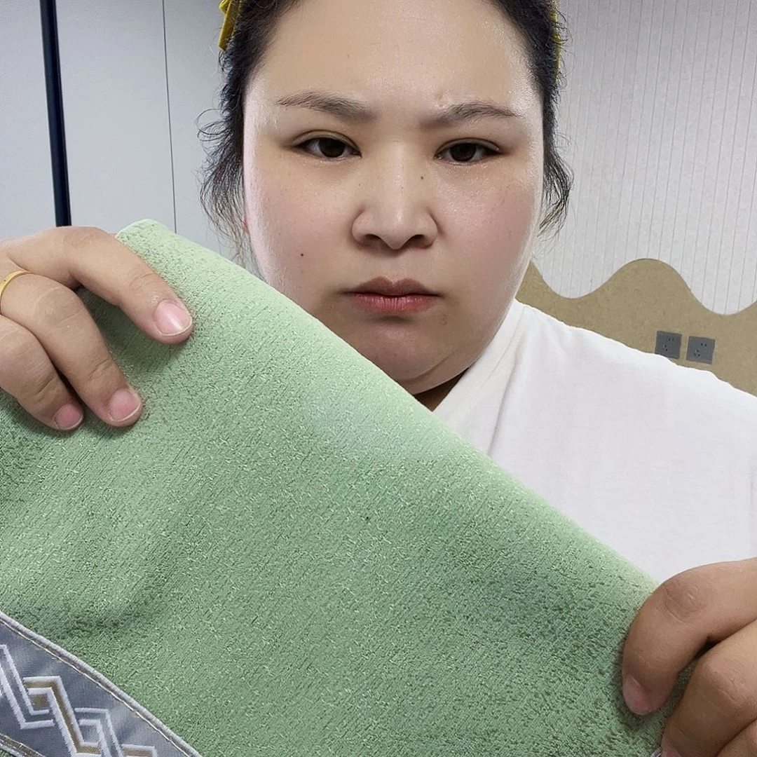 竹子纤维绿色克丽丝样品2×2.4如果有的话需要定制，不退换