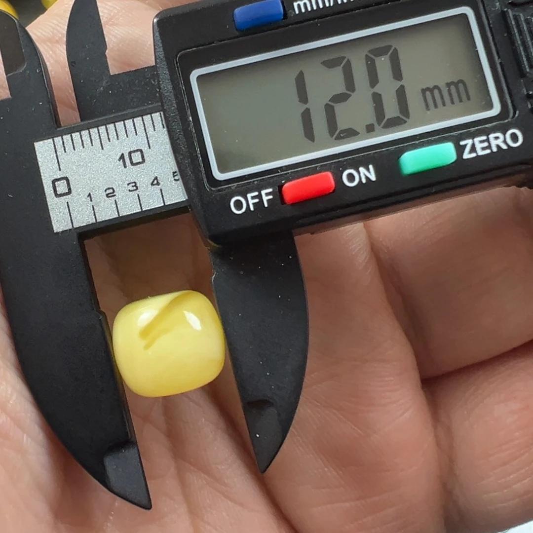 蜜蜡裸石未镶嵌2杂