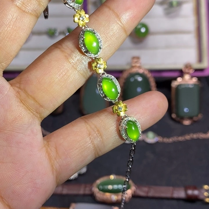 H***宝银S925镶嵌手链和田玉（碧玉）