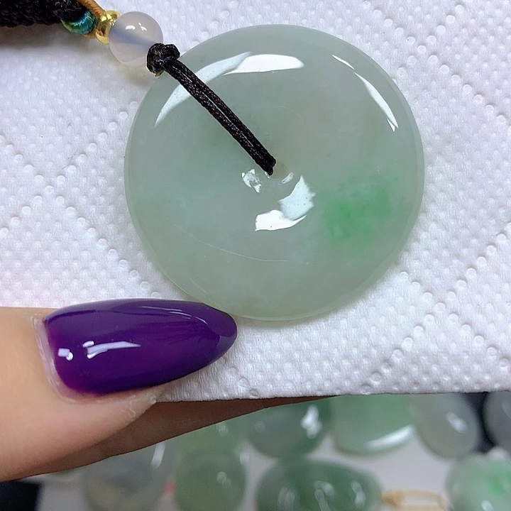 翡翠未镶嵌颈饰挂件