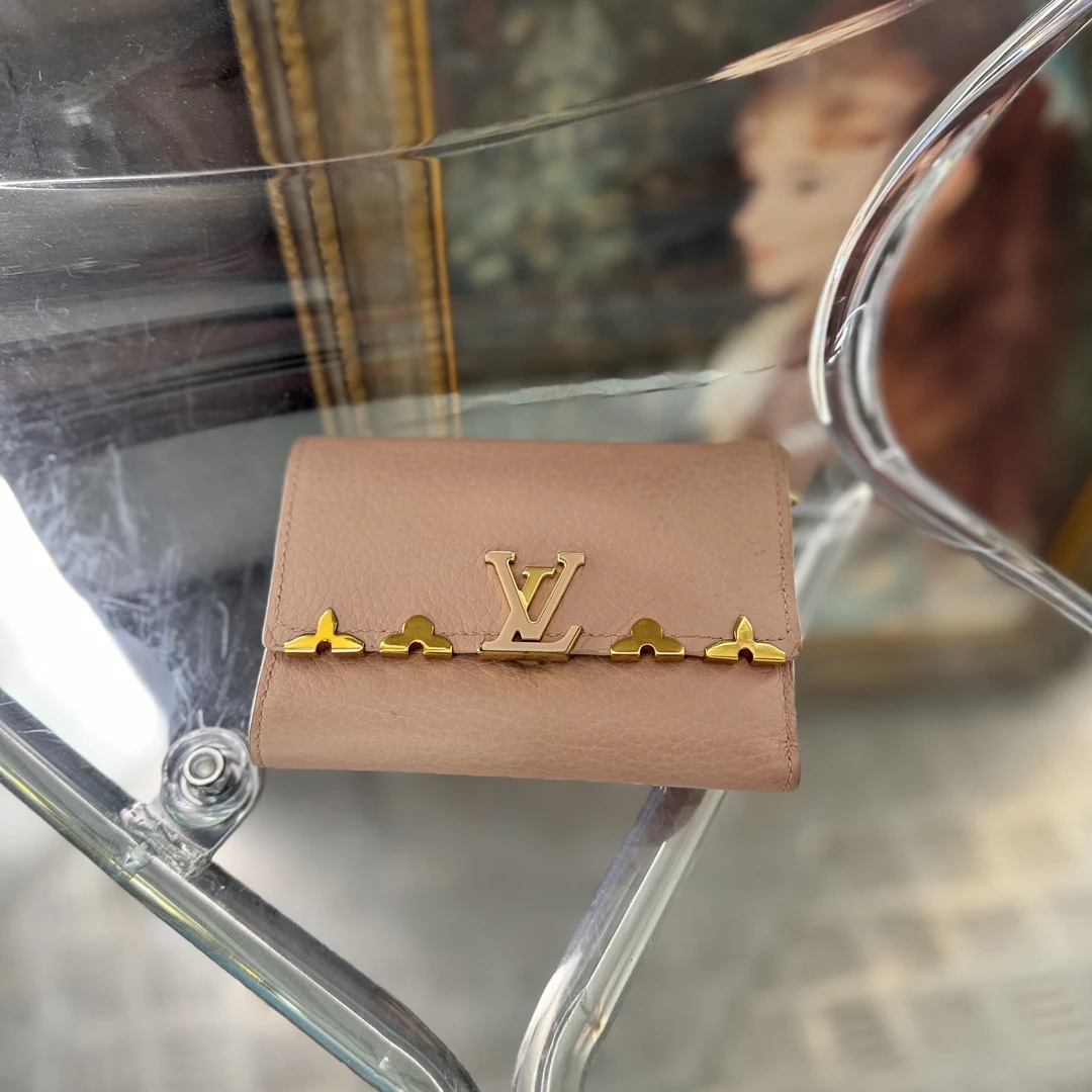 95新 LouisVuitton/路易威登 复燃精选/粉色Capucines卡包