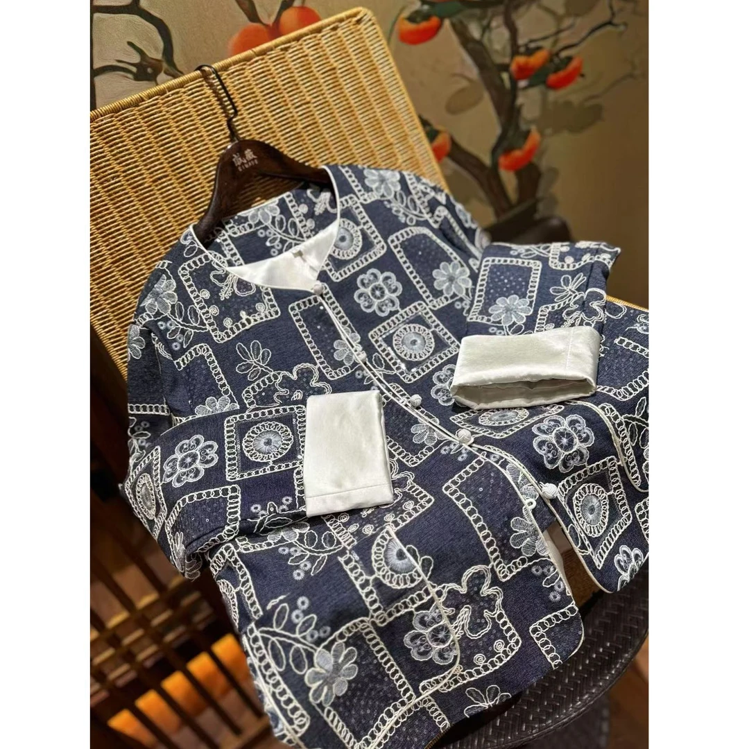 戚薇原创【青花瓷】长65早春重工刺绣立体时尚高品质休闲国风上衣