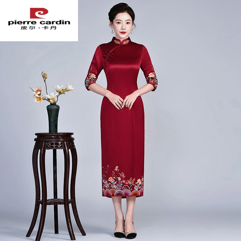皮尔卡丹刺绣旗袍新款新款妈妈敬酒服红色高雅感喜婆婆婚宴装结婚