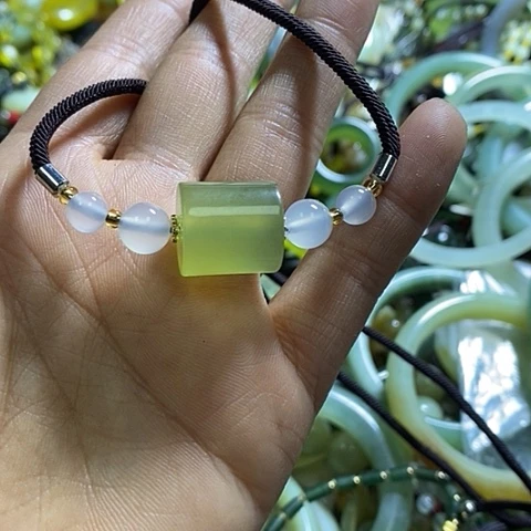 岫玉颈饰未镶嵌一个