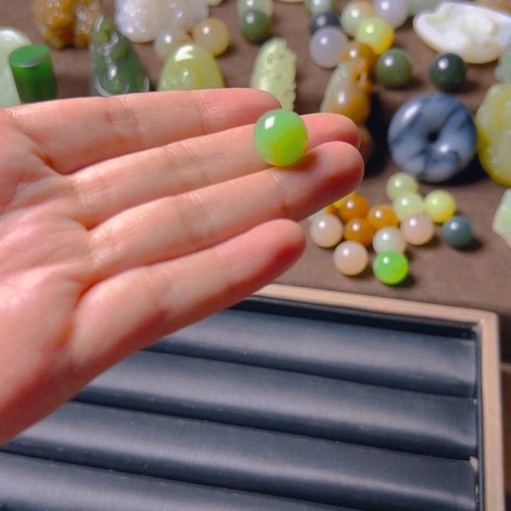 和田玉未镶嵌颈饰吉*鼠