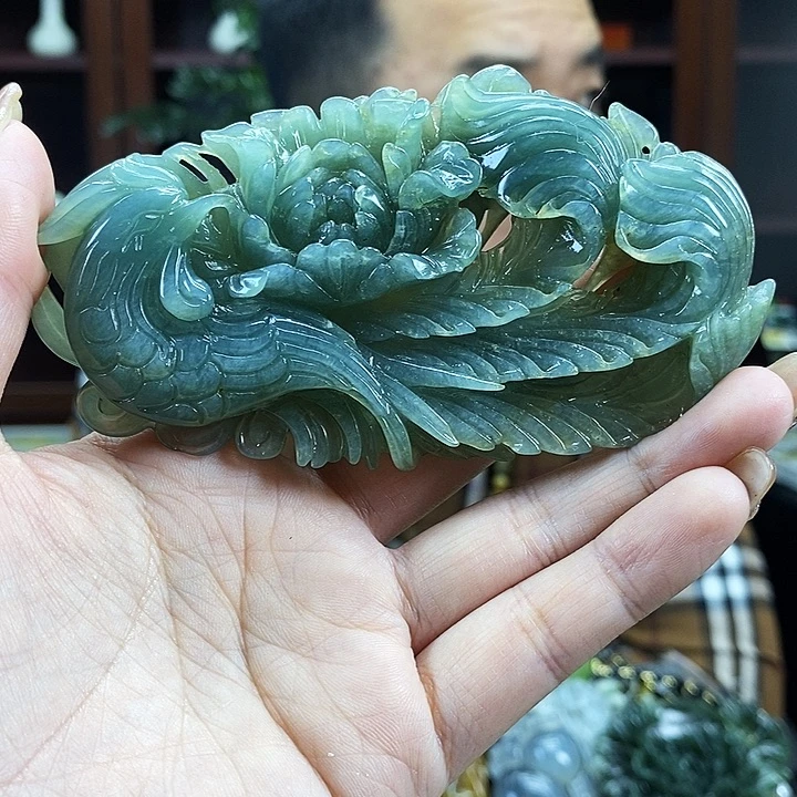 蛇纹石玉吊坠未镶嵌