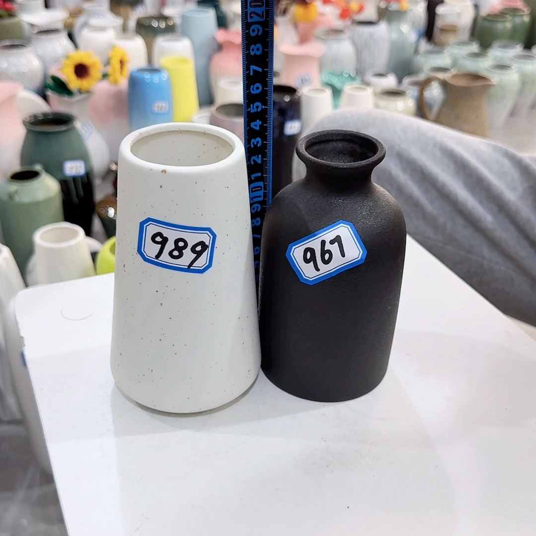 989.967号陶瓷高14厘米微瑕