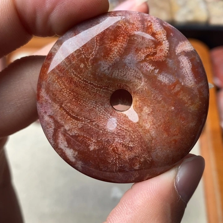 硅化玉颈饰未镶嵌四****石