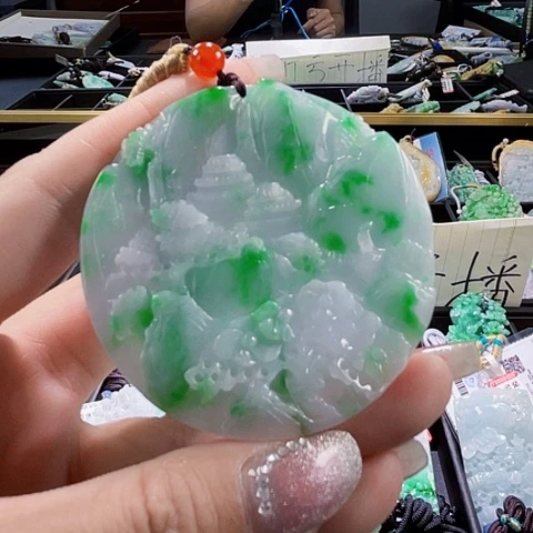 颈饰未镶嵌翡翠一个