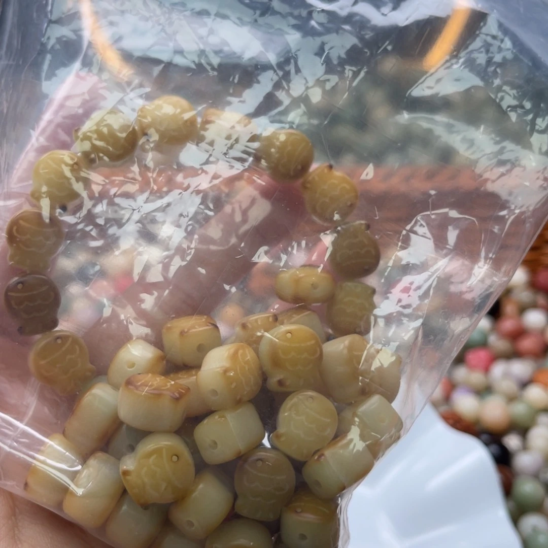 白玉菩提吊坠用****8q12mm/60颗锅底