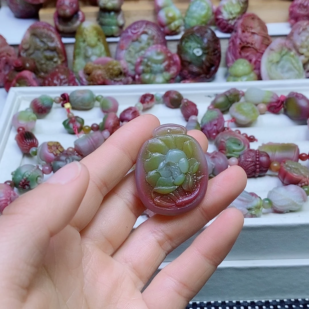 玛瑙/玉髓盐源玛瑙吊坠未镶嵌