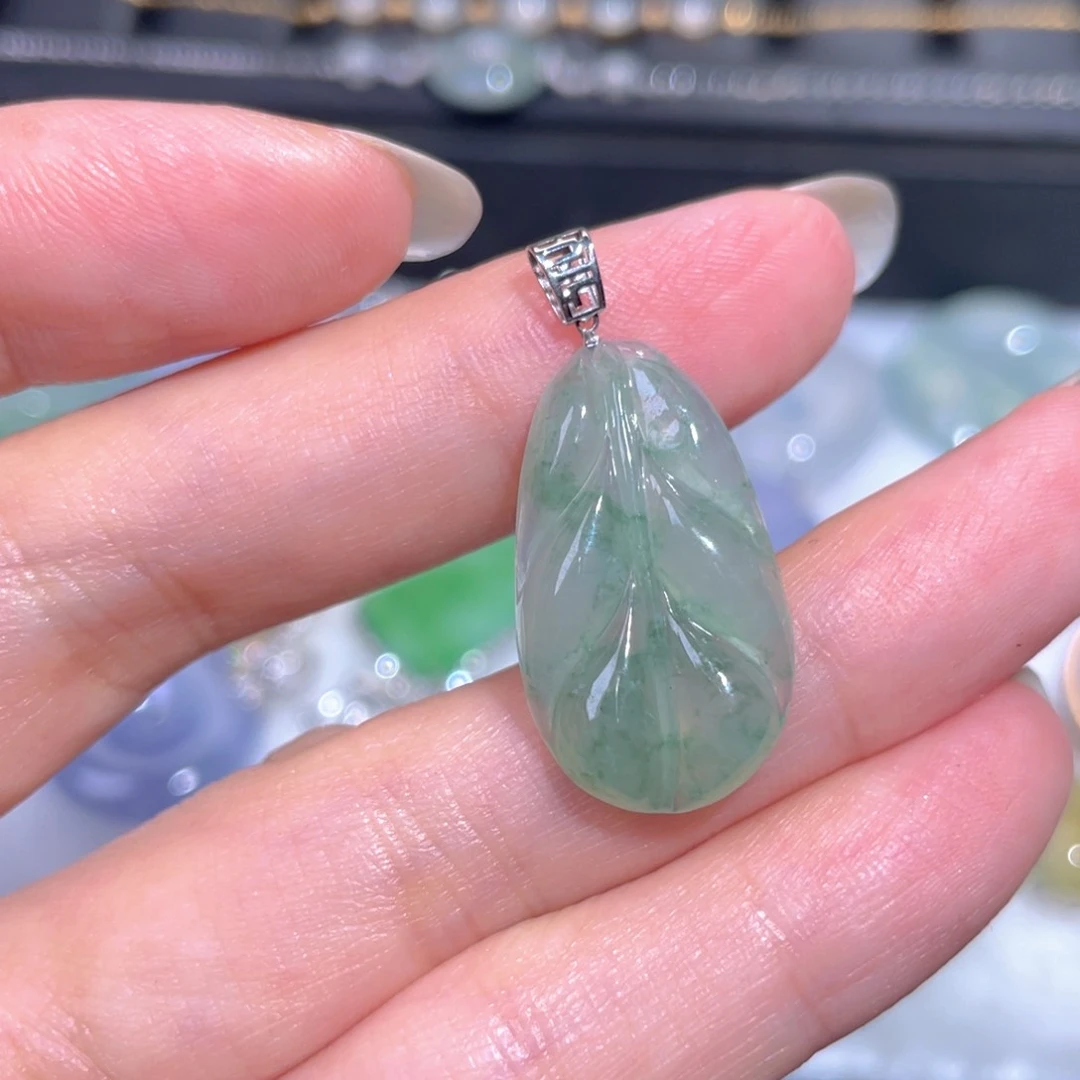 颈饰18K金镶嵌翡翠翡翠