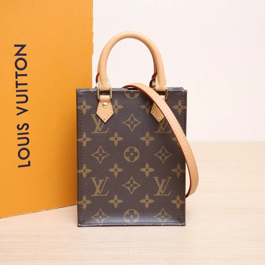 95新 LouisVuitton/路易威登 【娇】琴谱斜挎包PVC 芯片 P215053763