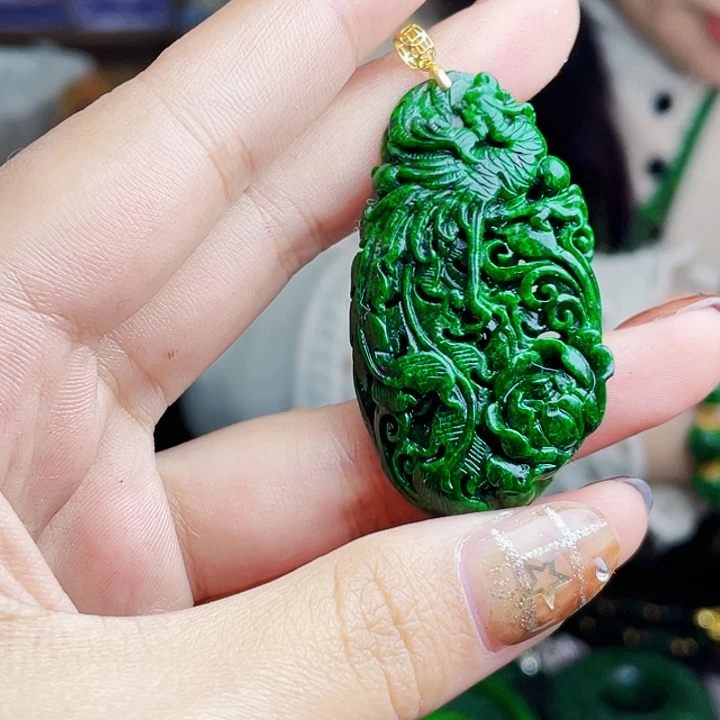 翡翠18K金镶嵌颈饰多样性