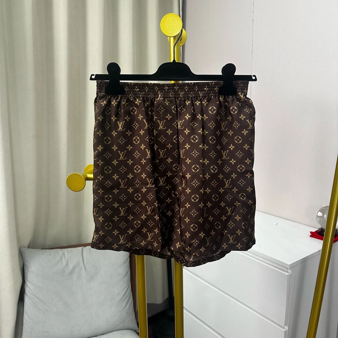 99新 LouisVuitton/路易威登 玄色 棕色满印短裤 34码 99新