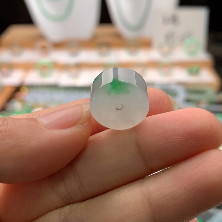 未镶嵌手串翡翠天然翡翠