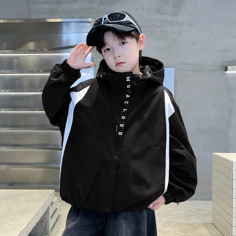 男童黑色防风高领连帽外套春秋款2025儿童韩版休闲短款上衣中大童