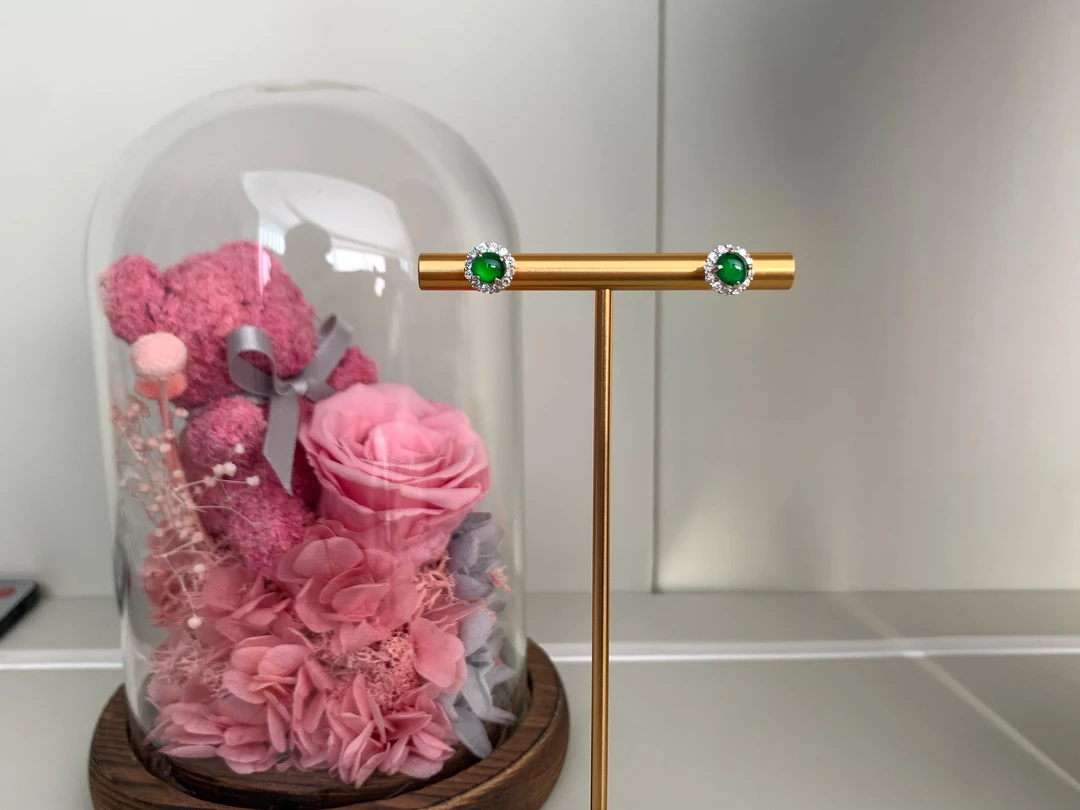 天然A货翡翠阳绿蛋面耳钉