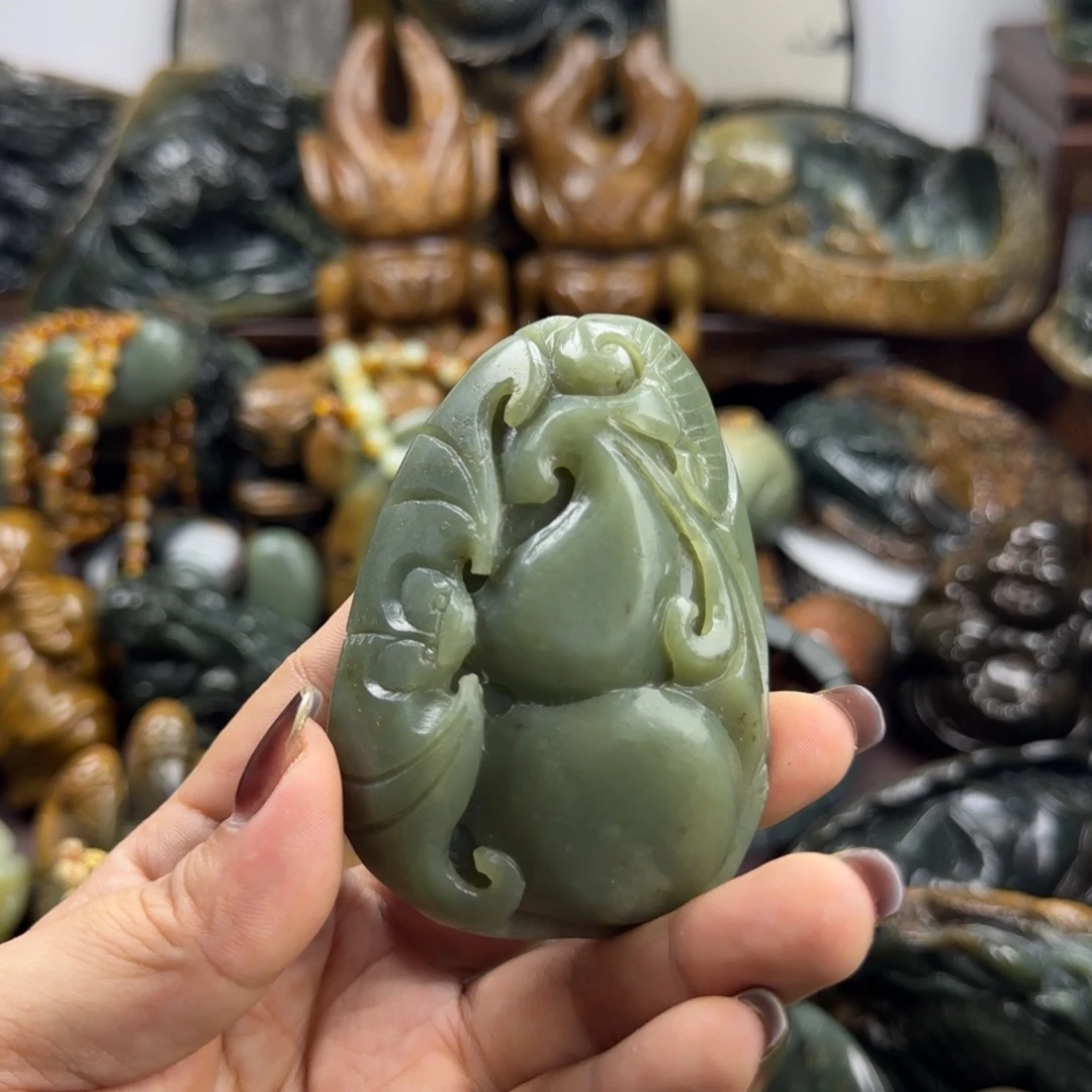 透闪石质玉未镶嵌珠宝奇石