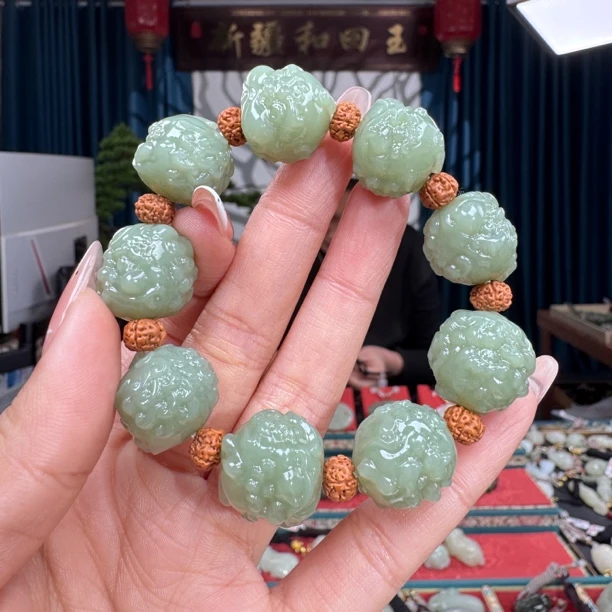 和田玉立体雕刻貔貅兽头仿古兽手串男女同款可盘可戴（17--18mm）