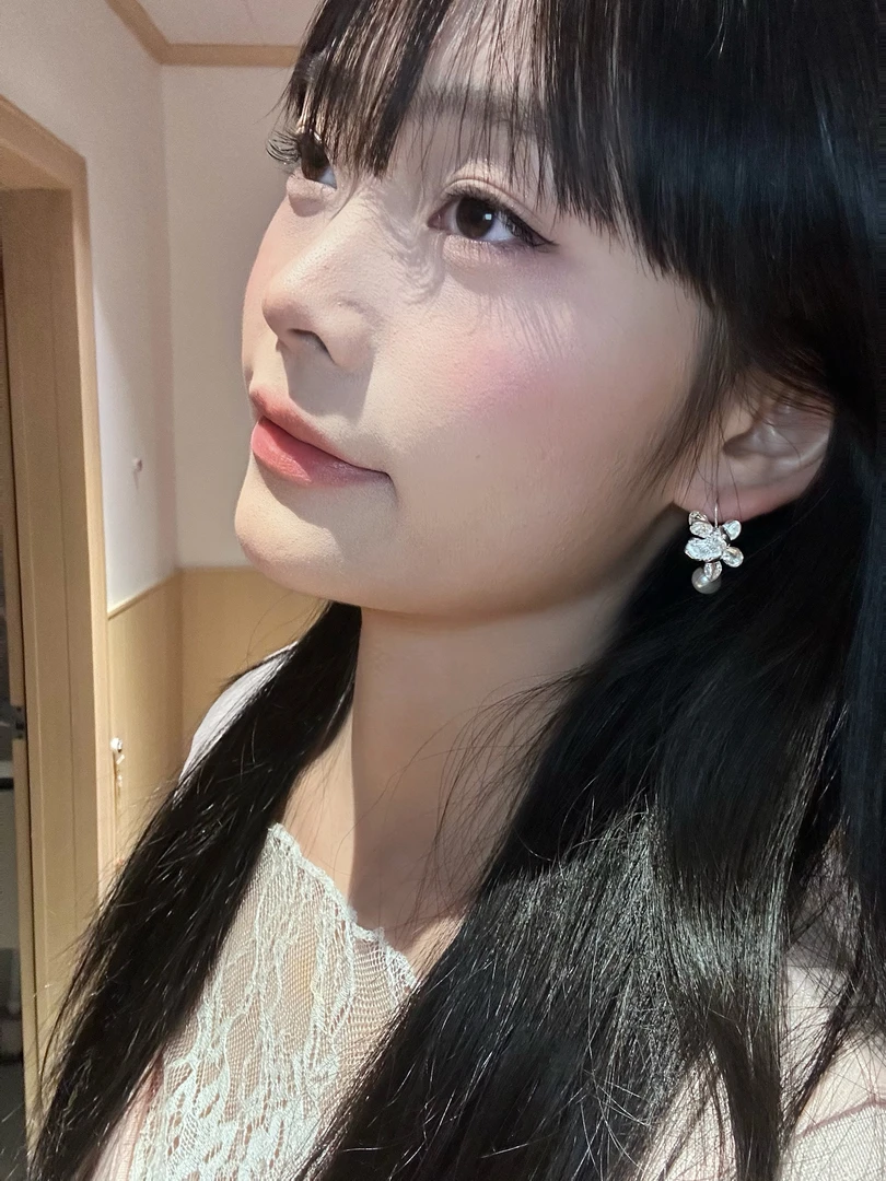 铜合金耳饰 wenwen屋 【冰绡花】立体花朵珠珠简约高级耳环优雅千金