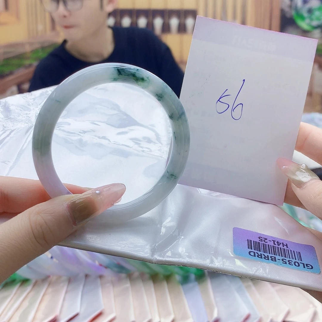 翡翠手镯未镶嵌hbhjjjjjjjjjjj