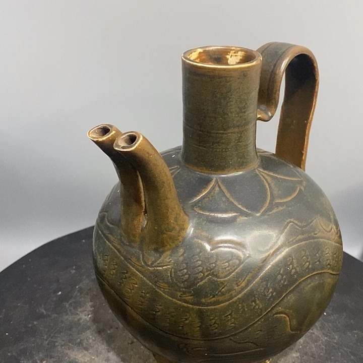 定窑双流壶造型独特