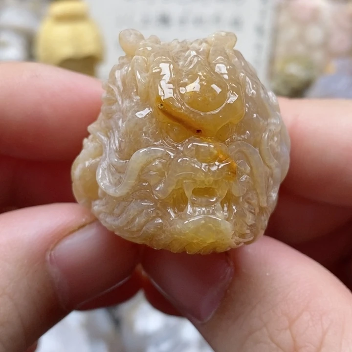 颈饰未镶嵌硅化珊瑚（珊瑚玉）有瑕