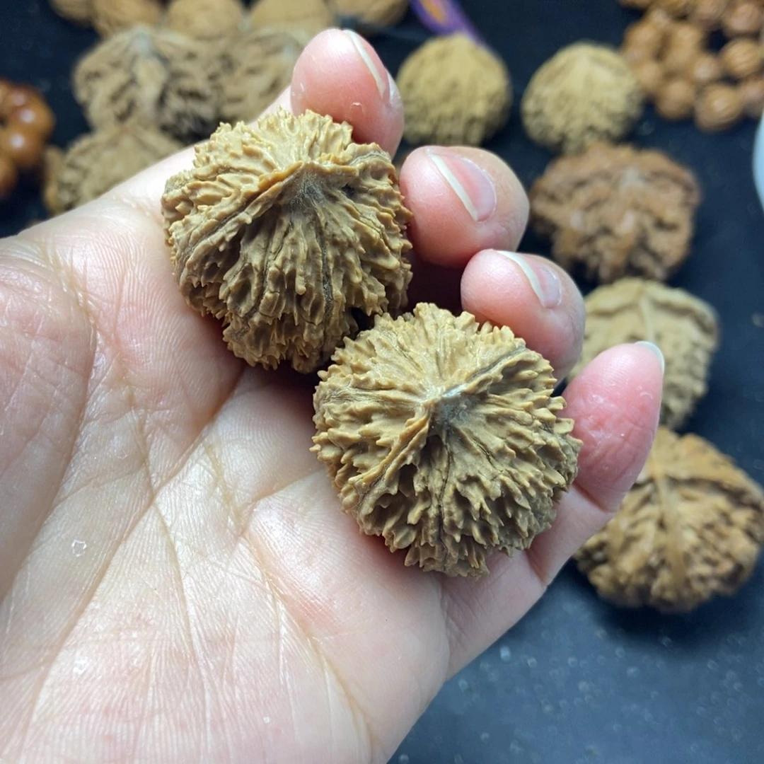 桃核把件秦岭核桃草莓31