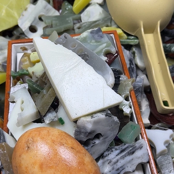 和田玉9K金镶嵌珠宝奇石龙*者