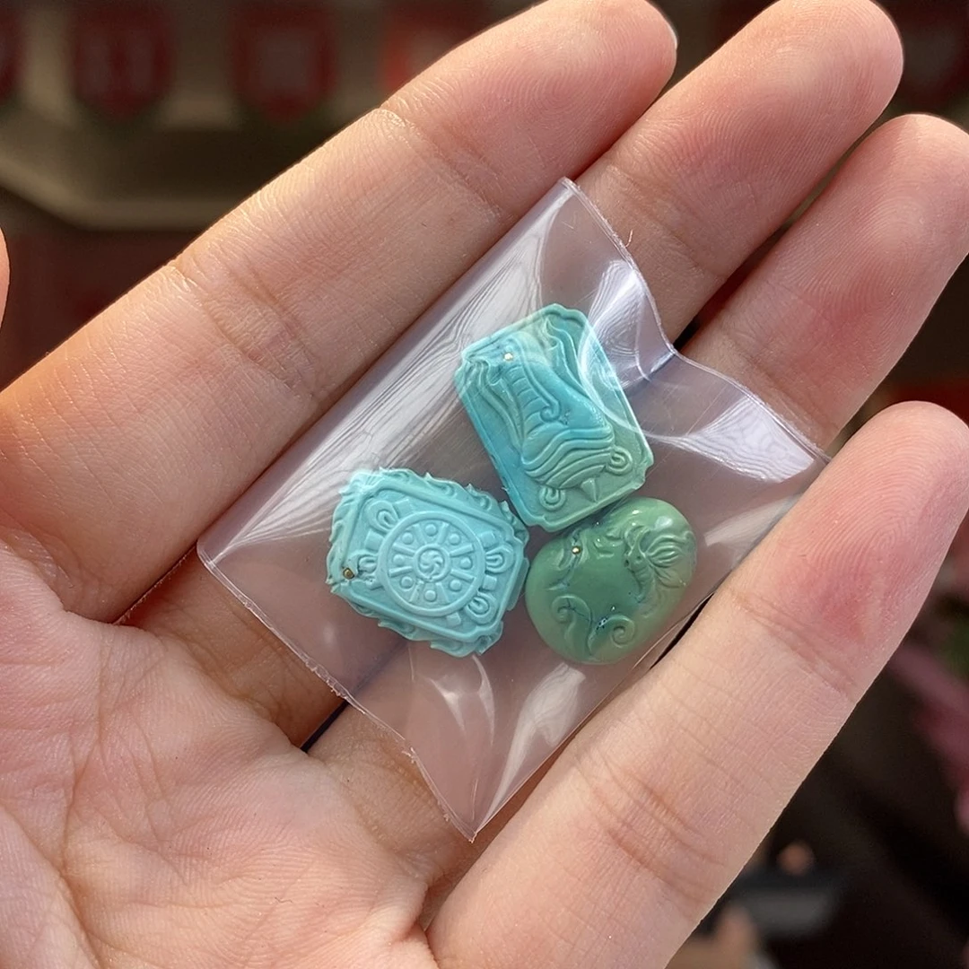 未镶嵌绿松石珠宝奇石